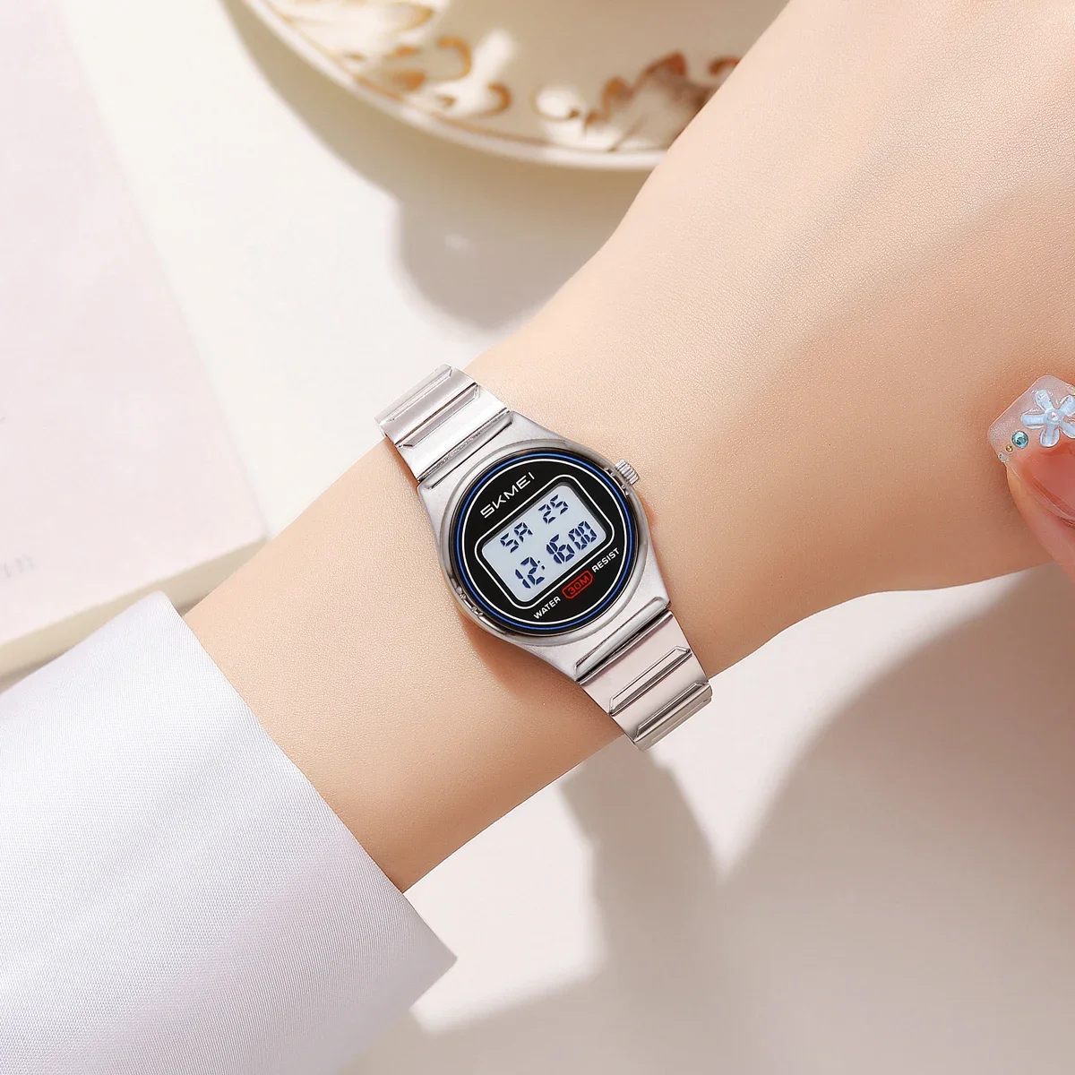 SKMEI 2338 Watch Small Digital - đánh giá và giá Home Security Electronics